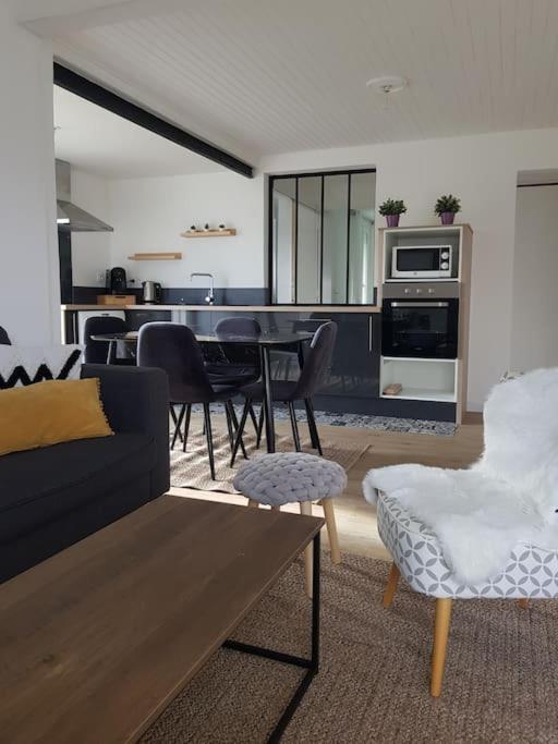 Maison Proche Clermont-fd Entre Chu Et Cezeaux -parking Holiday home Beaumont (Puy-de-Dome)